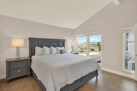 169 Medallion Boulevard #E, Madeira Beach FL - photo 12 of 43
