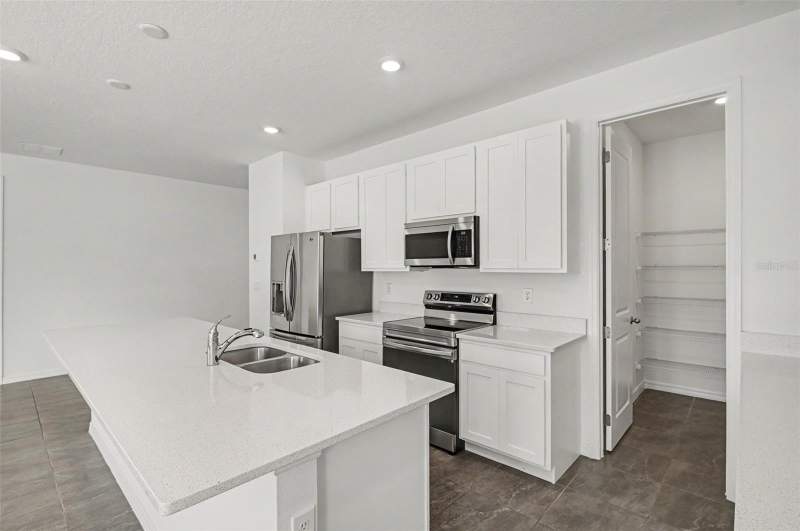 3 bedroom Single Family Residence at 1034 Alabaster Way, Hampton Oaks, Deltona — photo 4