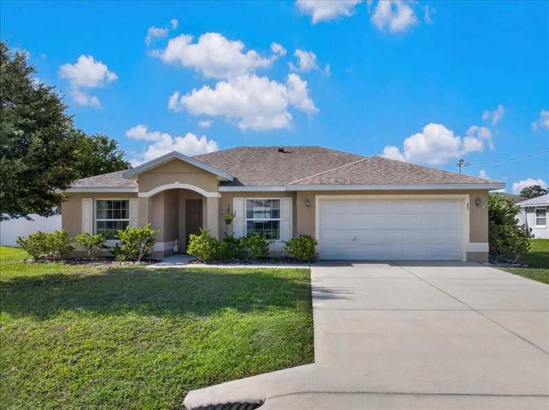 3 bedroom Single Family Residence at 49 Forsythe Lane, Palm Coast Section 7, Palm Coast — photo 1