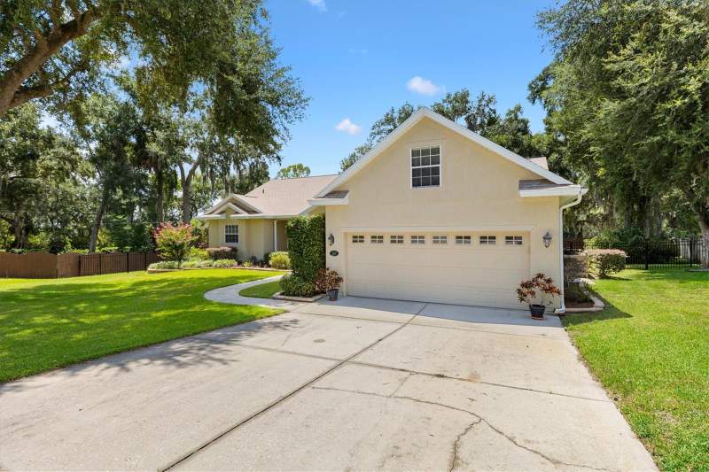 4 bedroom Single Family Residence at 4307 Serene Circle, Laurel Oak Sub, Fruitland Park — photo 3