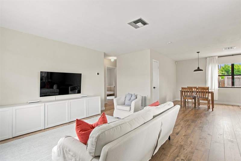2 bedroom Single Family Residence at 1672 Rainbow Drive, Keystone Manor Rev, Clearwater — photo 4