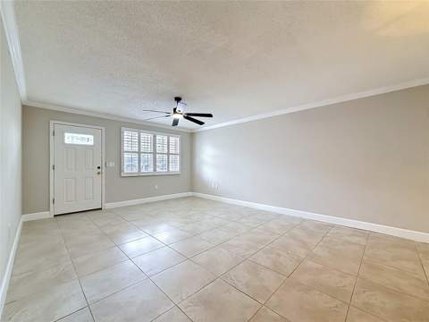 6025 Shore Boulevard #106, Gulfport FL - photo 10 of 74