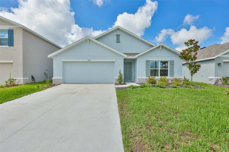 4 bedroom Single Family Residence at 1902 Tahitian Sunrise Drive, North Park Isle Ph 2B & 3A, Plant City — photo 1