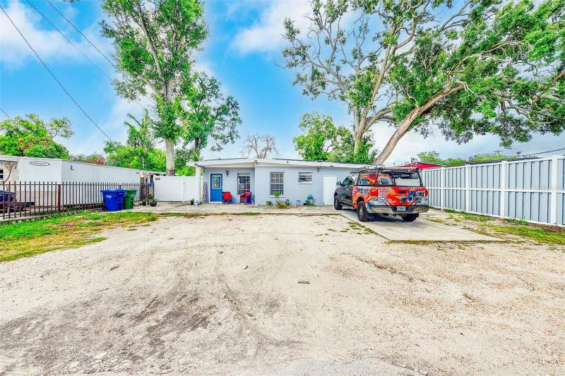 3 bedroom Single Family Residence at 2318 W Powhatan Avenue, Hamners Marjory B Renmah, Tampa — photo 2