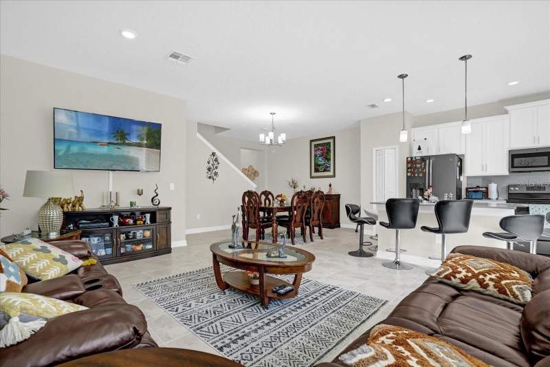 3 bedroom Townhouse at 2909 Theme Street, Storey Lake 25th, Kissimmee — photo 4