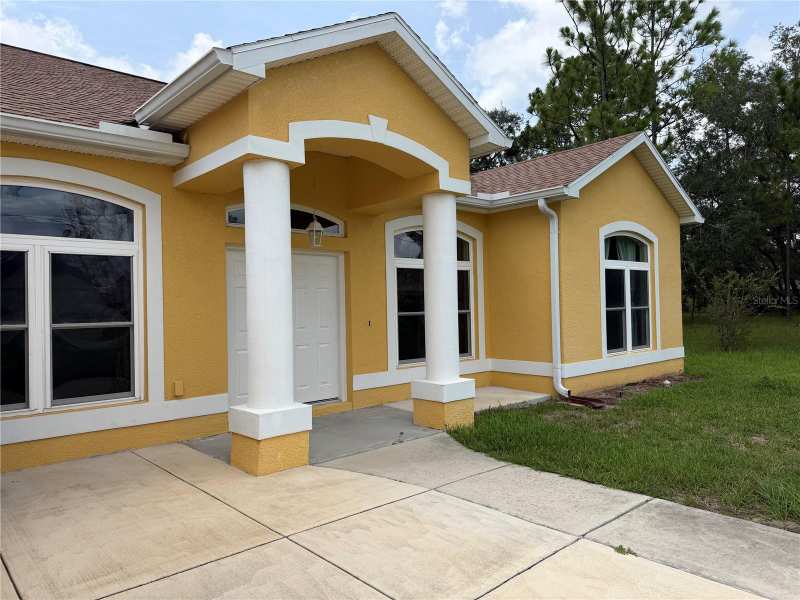 3 bedroom Single Family Residence at 18179 Maberly Road, Royal Highlands, Weeki Wachee — photo 1