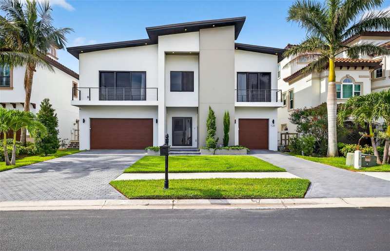4 bedroom Single Family Residence at 131 Forest Hills Drive, Redington Shores Yacht & Tennis Club, Redington Shores — photo 1