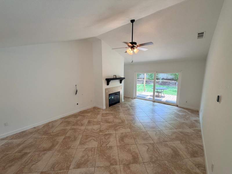 3 bedroom Single Family Residence at 1083 Beckstrom Dr, Alafaya Woods Ph 10, Oviedo — photo 2