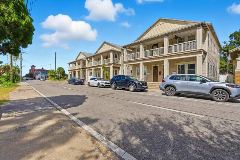 Giustos TownhomesHomes for Sale in Tampa, FL