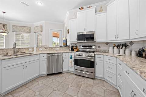 9250 Mississippi Run, Weeki Wachee FL - photo 24 of 88