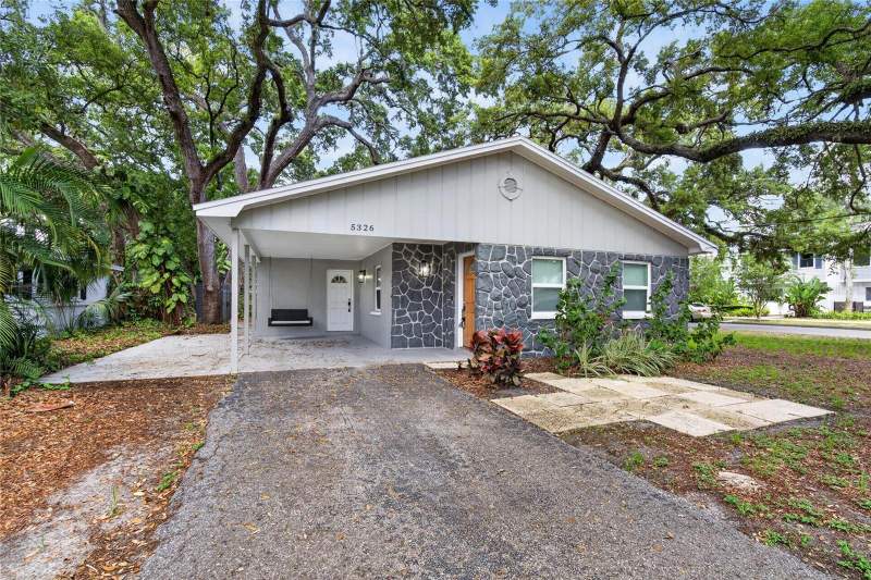 Bartholomews W GHomes for Sale in Tampa, FL