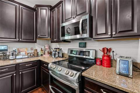 5049 Ivory Stone Drive, Wimauma FL - photo 15 of 67