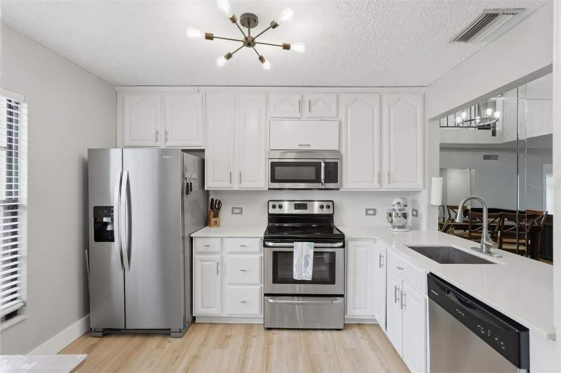 3 bedroom Townhouse at 6140 Sun Boulevard #7, Casa Del Mar Condo II, St Petersburg — photo 3