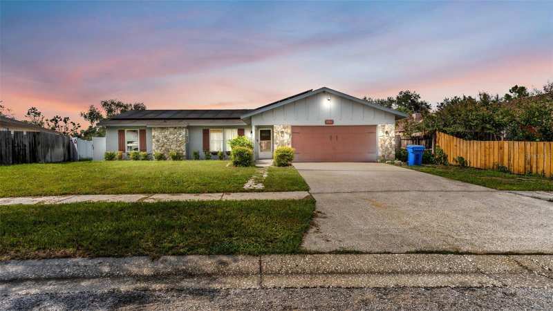 4 bedroom Single Family Residence at 1306 Borden Court, Mulrennan Groves North Unit II, Valrico — photo 1