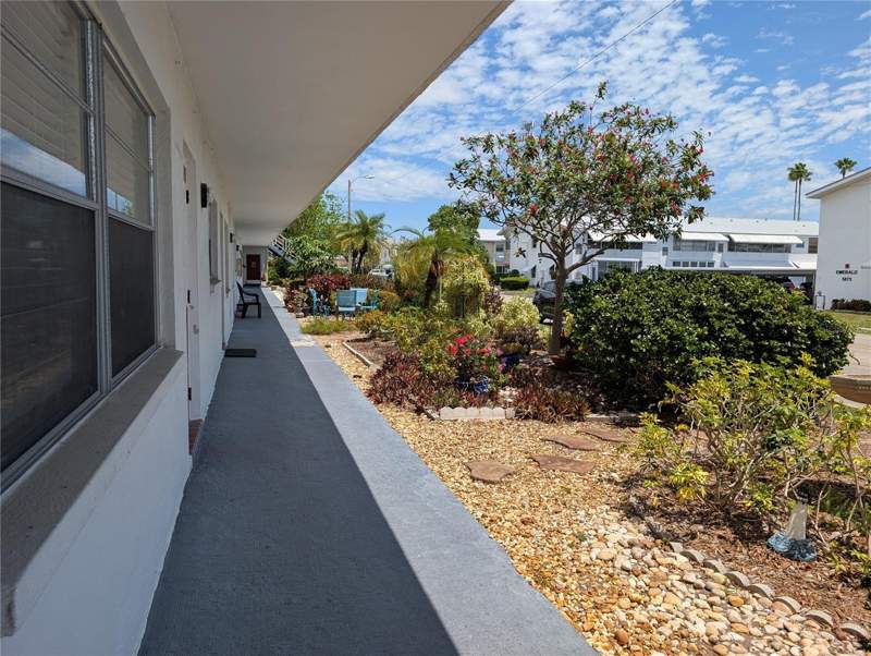 1 bedroom Condominium at 5850 18th Street #7, Town Apts Condo, St Petersburg — photo 3