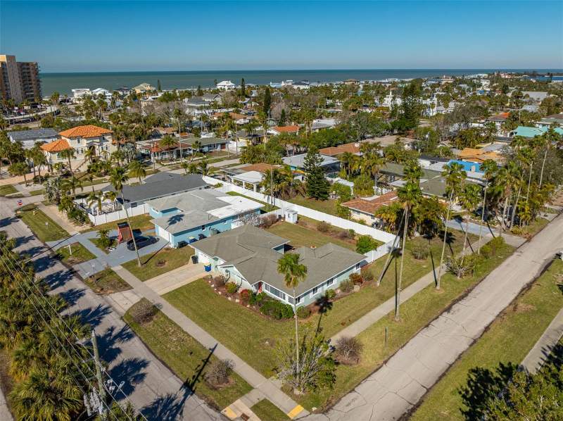 3 bedroom Single Family Residence at 66 Kipling Plaza, Mandalay Sub, Clearwater Beach — photo 4