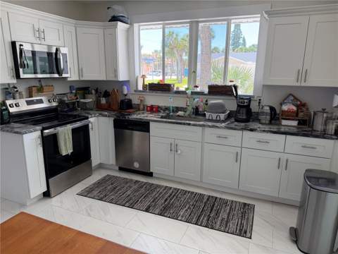 850 Mandalay Avenue, Clearwater Beach FL - photo 15 of 49