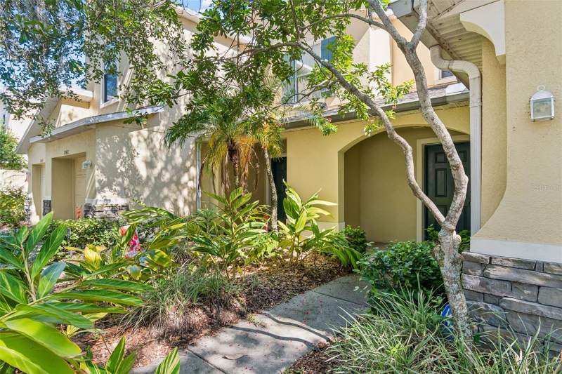 2 bedroom Townhouse at 10818 Great Carlisle Court, St Charles Place Ph 4, Riverview — photo 4