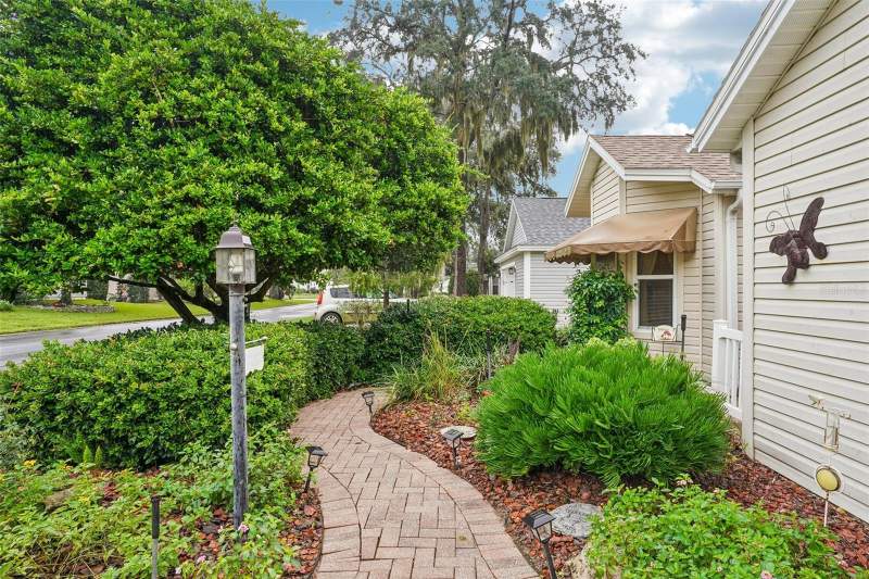 3 bedroom Single Family Residence at 460 Loma Paseo Drive, The Villages, The Villages — photo 5