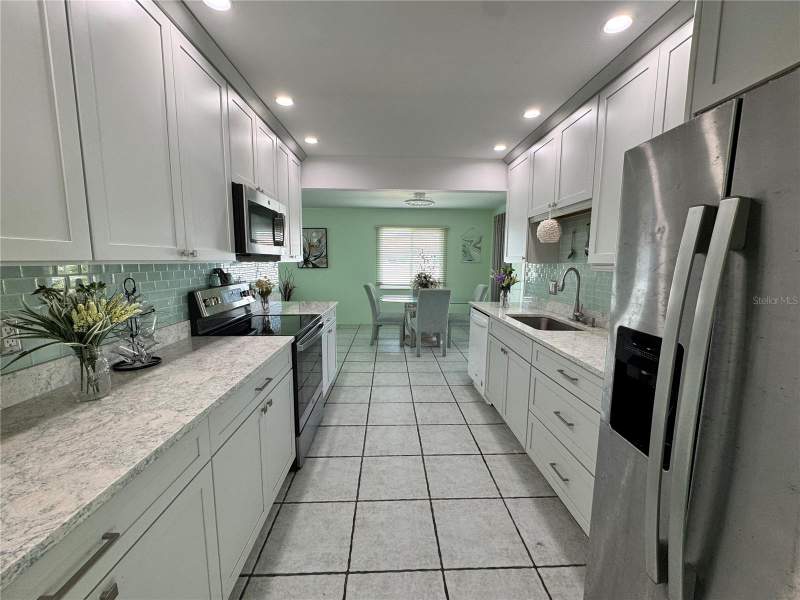 3 bedroom Single Family Residence at 1048 Porpoise Road, South Venice, Venice — photo 4