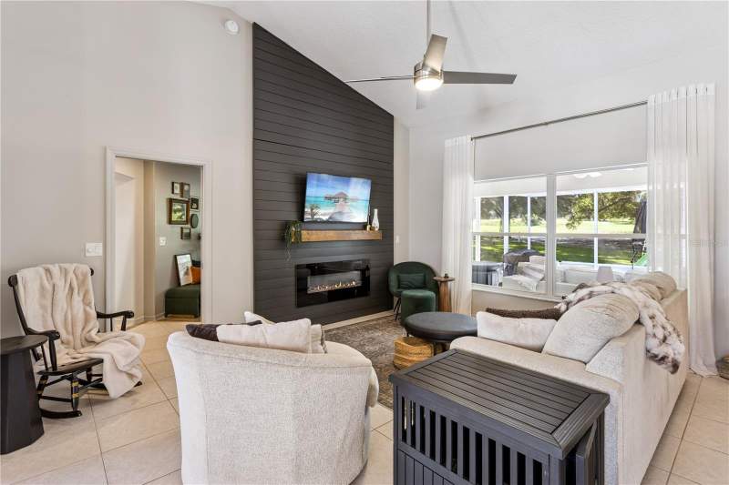 3 bedroom Single Family Residence at 39843 GROVE HEIGHTS, HARBOR HILLS PH III SUB, LADY LAKE — photo 2
