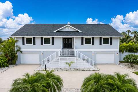 6501 Mockingbird Way, pool for sale in Gulfport