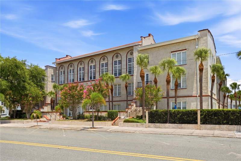 701 Mirror Lake Condo
