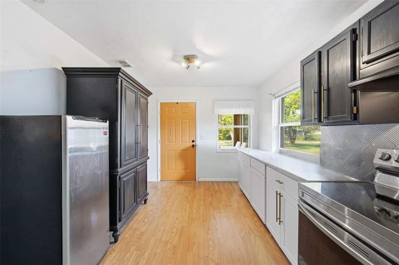 2 bedroom Single Family Residence at 218 S East Street, Harlem Leesburg, Leesburg — photo 5