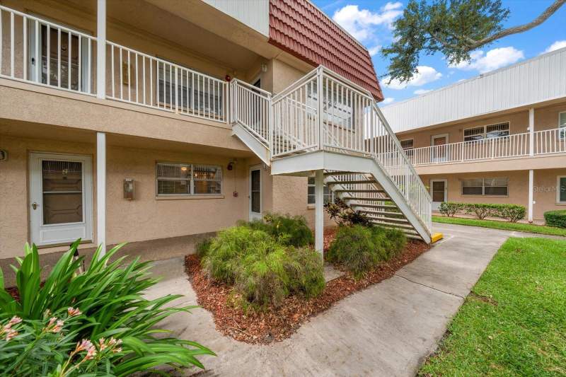 2 bedroom Condominium at 10037 62nd Terrace #1, Long Bayou, St Petersburg — photo 4