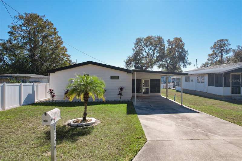2 bedroom Manufactured Home at 13426 Palm Drive, East Lake Harris Estates, Astatula — photo 1
