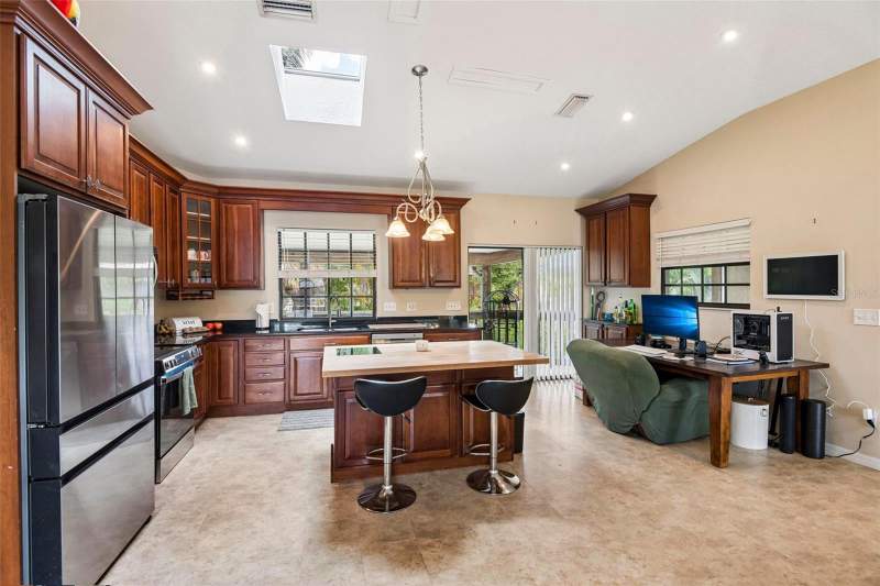 3 bedroom Single Family Residence at 5831 114th Terrace, Pinellas Farms, Pinellas Park — photo 3