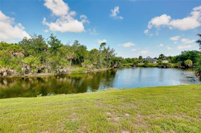 3 bedroom Single Family Residence at 545 Pembroke Drive, Port Charlotte Sec 030, Port Charlotte — photo 1