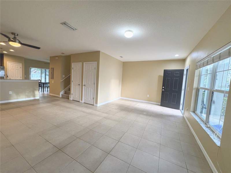 3 bedroom Townhouse at 6703 46th Lane, Sawgrass Village, Pinellas Park — photo 4