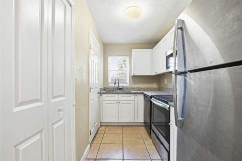 1729 Flores Court, Orlando FL - photo 15 of 39