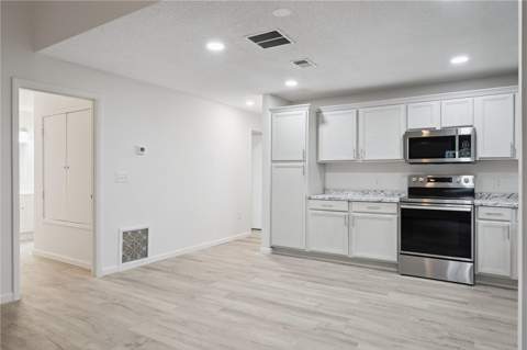 716 Grove Avenue, Orlando FL - photo 11 of 25