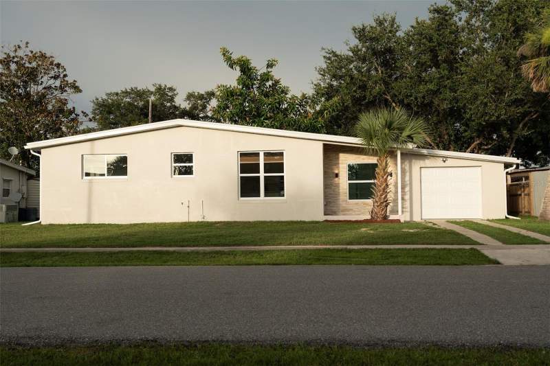 3 bedroom Single Family Residence at 2464 Warne Street, Port Charlotte Sec 045, Port Charlotte — photo 2