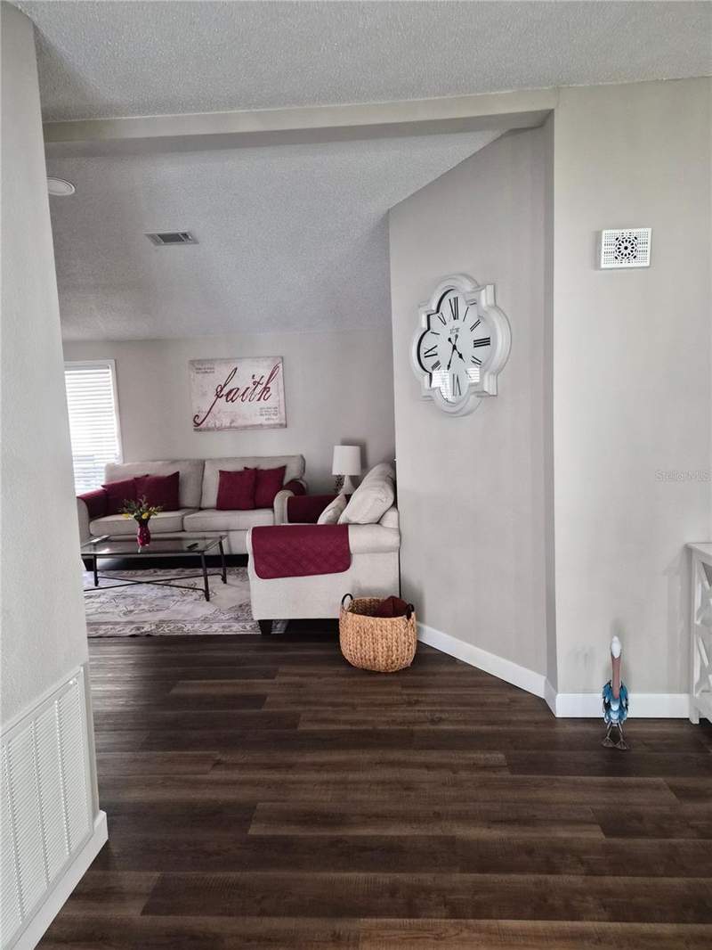 2 bedroom Manufactured Home at 508 Saint Andrews Boulevard, Lady Lake Orange Blossom Gardens Unit 11, Lady Lake — photo 4