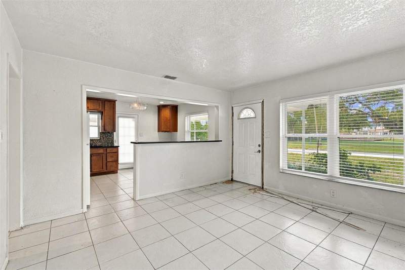 2 bedroom Single Family Residence at 4214 W North B Street, Hanan Estates, Tampa — photo 5