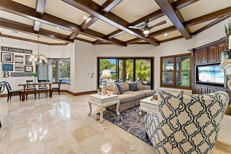5 bedroom Single Family Residence at 6004 Windham Place, Tampa Palms 4A Unit 1 1st Add, Tampa — photo 3