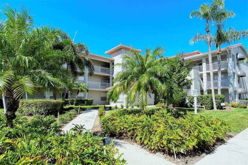 Stoneybrook Clubside