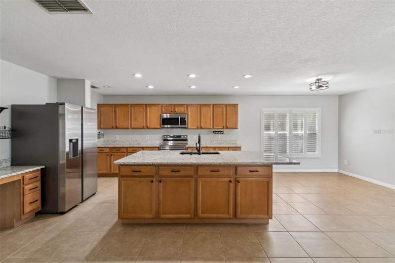 4 bedroom Single Family Residence at 14759 Royal Poinciana Drive, Avalon Park Village 06, Orlando — photo 5