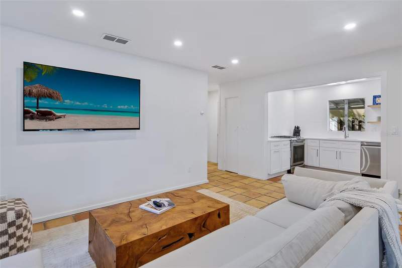 3 bedroom Single Family Residence at 2142 Waldemere Street, La Linda Terrace, Sarasota — photo 3