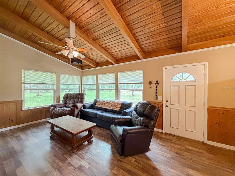 2 bedroom Single Family Residence at 6530 NW 38th Place, 2nd Add Suw Riv Highlands Sub, Bell — photo 4