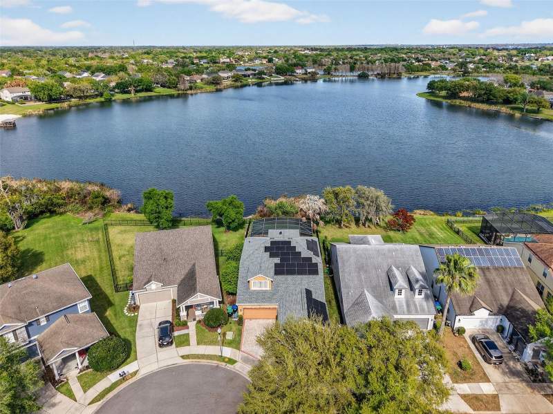4 bedroom Single Family Residence at 5413 Walsh Pond Court, Summerport, Windermere — photo 2