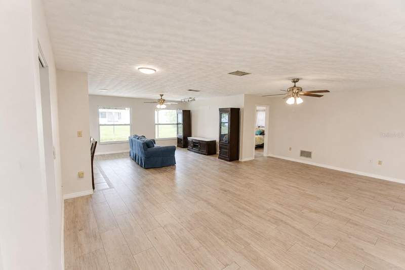 3 bedroom Single Family Residence at 22128 Bronxville Avenue, Port Charlotte Sec 007, Port Charlotte — photo 5