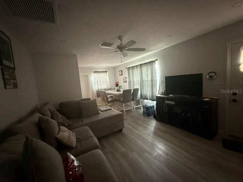 4 bedroom Single Family Residence at 1402 4th Avenue, Ruskin Growers Sub Uni, Ruskin — photo 3