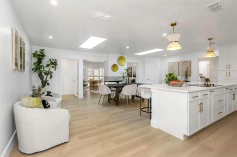 220 Driftwood Drive, Palm Harbor FL - photo 10 of 98