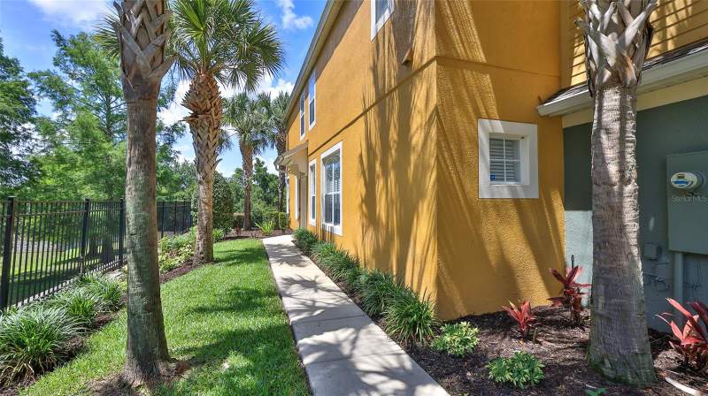 3 bedroom Townhouse at 1102 Berkman Circle, Regency Oaks Unit Three, Sanford — photo 3