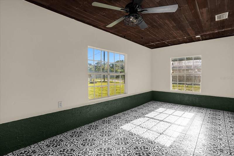 3 bedroom Single Family Residence at 1008 10th Street, Mason & Carswells Holly Hill, Daytona Beach — photo 3