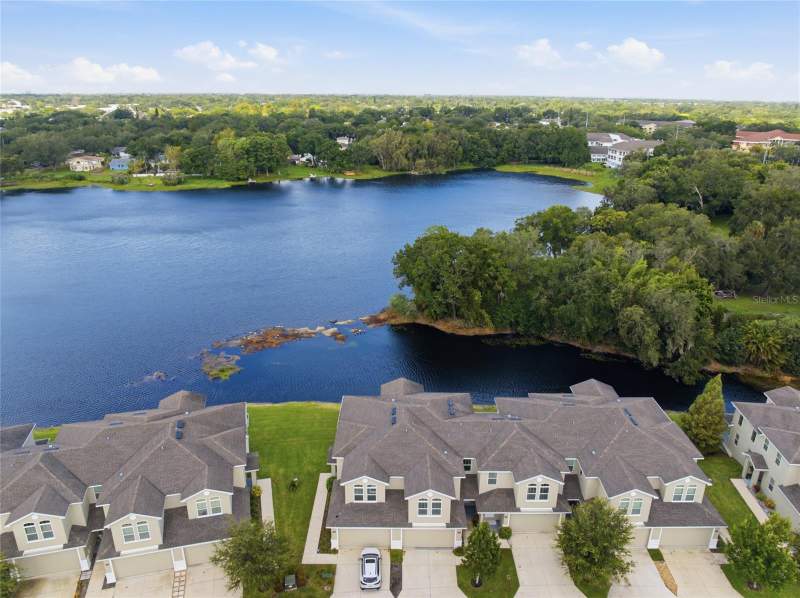 4 bedroom Townhouse at 1934 Lake Ridge Boulevard, Montclair Lake Twnhms -Phase 2, Clearwater — photo 2